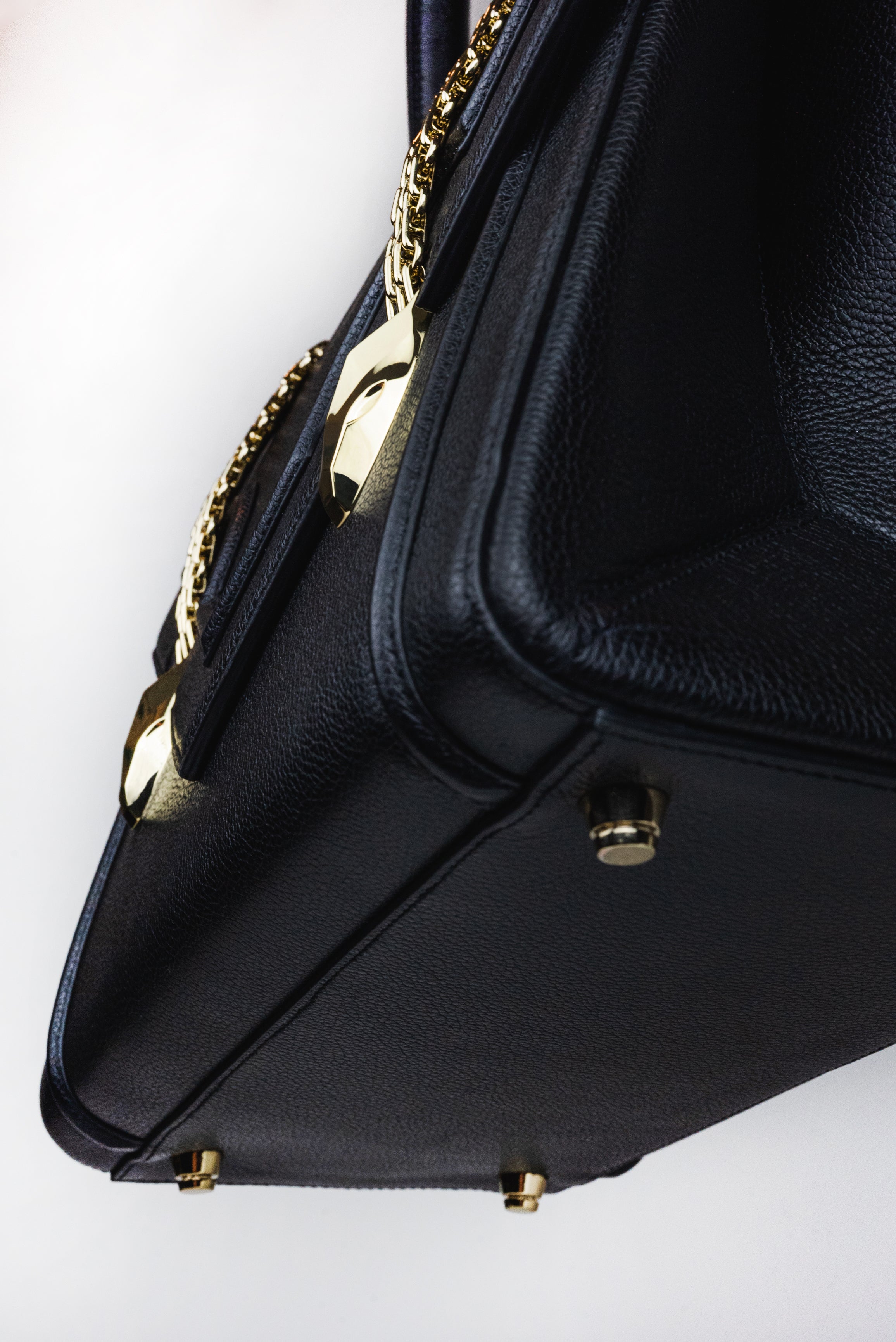 GOLD ICON SHOULDER BAG
