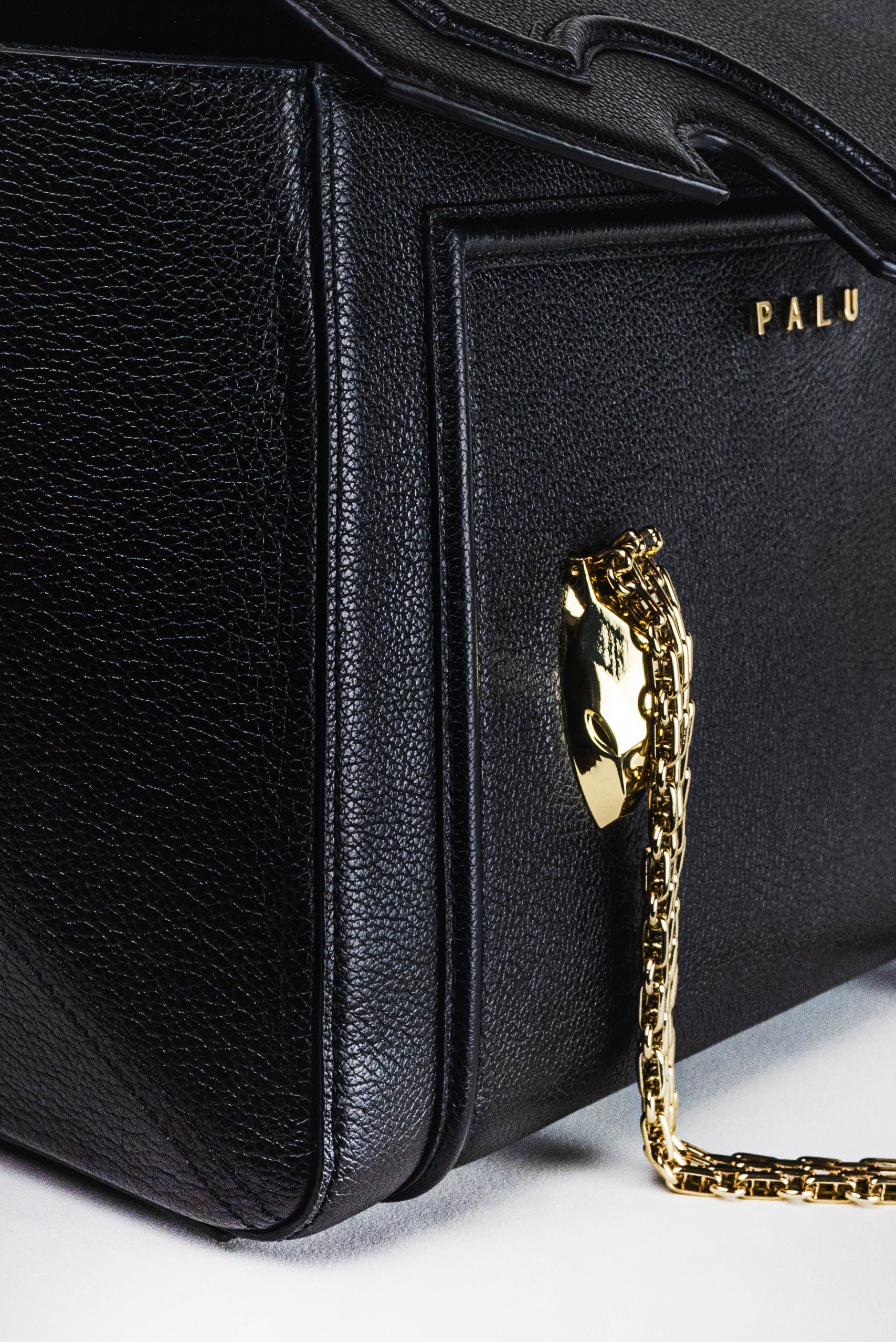 GOLD ICON SHOULDER BAG
